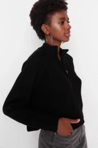 TRENDYOLMİLLA Black Crop Zippered High Neck Basic Knitwear Sweater - Image 2
