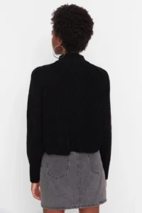 TRENDYOLMİLLA Black Crop Zippered High Neck Basic Knitwear Sweater - Image 5