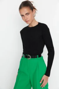 TRENDYOLMİLLA Black Basic Fitted Ribbed Knitwear Sweater - Image 3