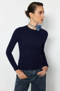 TRENDYOLMİLLA NAVY BLUE Basic Ribbed Knitwear Sweater - Image 3