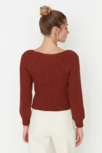 TRENDYOLMİLLA Brown Crop Heart Collar Knitwear Sweater - Image 5