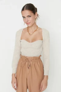 TRENDYOLMİLLA Stone Crop Heart Collar Knitwear Sweater