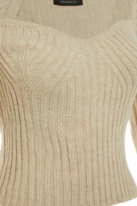 TRENDYOLMİLLA Stone Crop Heart Collar Knitwear Sweater - Image 6