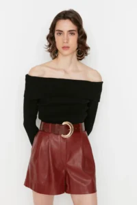 TRENDYOLMİLLA Black Super Crop Carmen Collar Knitwear Sweater - Image 2