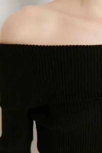 TRENDYOLMİLLA Black Super Crop Carmen Collar Knitwear Sweater - Image 4