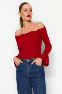 TRENDYOLMİLLA Red Fitted Carmen Collar Knitwear Sweater - Image 3