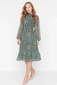 TRENDYOLMİLLA Green Shawl Patterned A-Cut/Life Form Midi Weaving Siphon Dress - Image 3