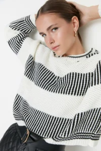 TRENDYOLMİLLA Ecru Wide Pattern Striped Knitwear Sweater - Image 2