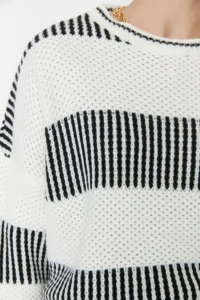 TRENDYOLMİLLA Ecru Wide Pattern Striped Knitwear Sweater - Image 5