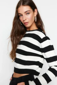 TRENDYOLMİLLA Black Crop Basic Striped Knitwear Sweater - Image 2