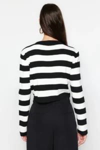 TRENDYOLMİLLA Black Crop Basic Striped Knitwear Sweater - Image 5