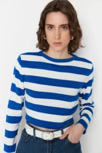 TRENDYOLMİLLA NAVY BLUE Crop Basic Striped Knitwear Sweater - Image 3