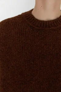 TRENDYOLMİLLA Brown Wide Pattern Soft textured Basic Knitwear Sweater - Image 4