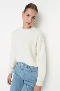 TRENDYOLMİLLA Ecru Wide Pattern Soft textured Basic Knitwear Sweater - Image 10
