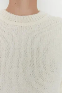 TRENDYOLMİLLA Ecru Wide Pattern Soft textured Basic Knitwear Sweater - Image 12