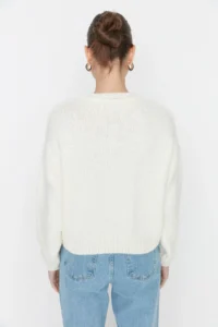 TRENDYOLMİLLA Ecru Wide Pattern Soft textured Basic Knitwear Sweater - Image 13