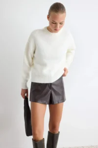 TRENDYOLMİLLA Ecru Wide Pattern Soft textured Basic Knitwear Sweater - Image 2