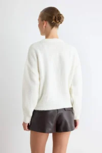 TRENDYOLMİLLA Ecru Wide Pattern Soft textured Basic Knitwear Sweater - Image 4