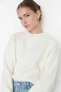 TRENDYOLMİLLA Ecru Wide Pattern Soft textured Basic Knitwear Sweater - Image 9