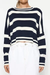 TRENDYOLMİLLA NAVY BLUE Crop Striped Knitwear Sweater - Image 4
