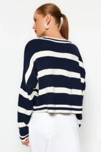 TRENDYOLMİLLA NAVY BLUE Crop Striped Knitwear Sweater - Image 5