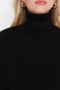 TRENDYOLMİLLA Black Wide Pattern Basic Knitwear Sweater - Image 4