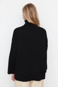 TRENDYOLMİLLA Black Wide Pattern Basic Knitwear Sweater - Image 5