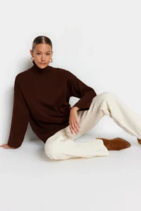 TRENDYOLMİLLA Brown Wide Pattern Basic Knitwear Sweater - Image 3