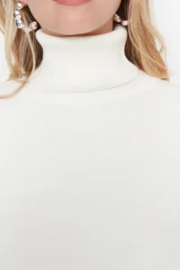 TRENDYOLMİLLA Ecru Wide Pattern Basic Knitwear Sweater - Image 4