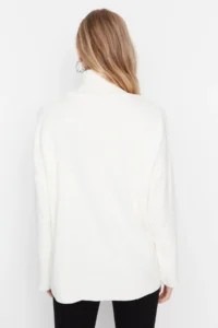 TRENDYOLMİLLA Ecru Wide Pattern Basic Knitwear Sweater - Image 5