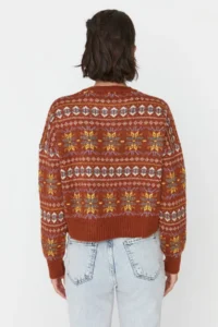 TRENDYOLMİLLA Brown Wide Pattern Soft textured Patterned Knitwear Sweater - Image 9