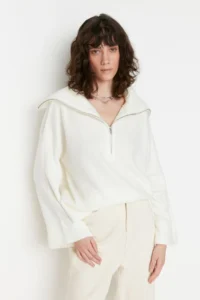 TRENDYOLMİLLA Ecru Wide Pattern Soft textured Zippered Knitwear Sweater - Image 3