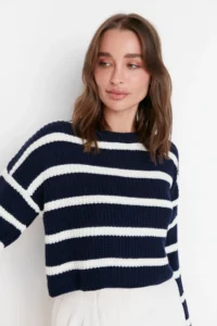 TRENDYOLMİLLA NAVY BLUE Crop Basic Striped Wide Pattern Knitwear Sweater - Image 3