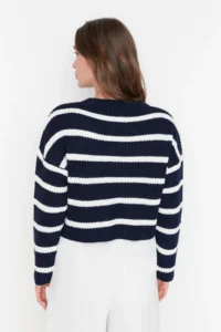 TRENDYOLMİLLA NAVY BLUE Crop Basic Striped Wide Pattern Knitwear Sweater - Image 5