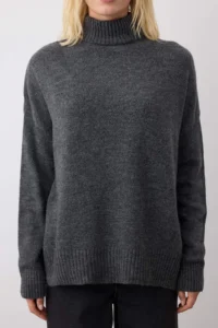 TRENDYOLMİLLA Anthracite Wide Pattern Soft textured Knitwear Sweater - Image 3