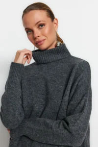 TRENDYOLMİLLA Anthracite Wide Pattern Soft textured Knitwear Sweater - Image 6