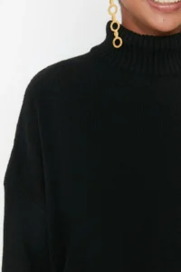 TRENDYOLMİLLA Black Wide Pattern Soft textured Knitwear Sweater - Image 8