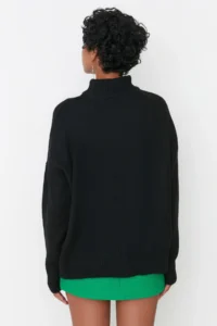 TRENDYOLMİLLA Black Wide Pattern Soft textured Knitwear Sweater - Image 9