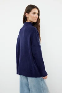 TRENDYOLMİLLA NAVY BLUE Wide Pattern Soft textured Knitwear Sweater - Image 5