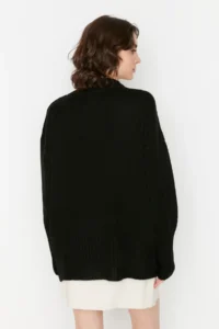 TRENDYOLMİLLA Black Wide Pattern Soft textured Basic Knitwear Sweater - Image 5
