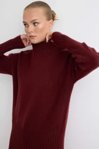 TRENDYOLMİLLA Burgundy Wide Pattern Soft textured Basic Knitwear Sweater - Image 2