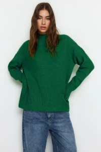 TRENDYOLMİLLA Green Wide Pattern Soft textured Basic Knitwear Sweater - Image 3