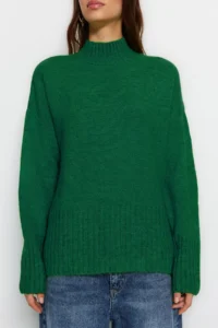 TRENDYOLMİLLA Green Wide Pattern Soft textured Basic Knitwear Sweater - Image 4