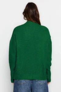 TRENDYOLMİLLA Green Wide Pattern Soft textured Basic Knitwear Sweater - Image 6