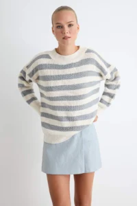 TRENDYOLMİLLA Ecru Wide Pattern Striped Knitwear Sweater