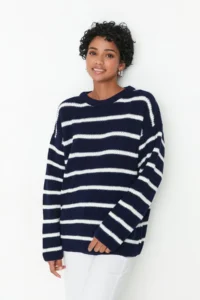 TRENDYOLMİLLA NAVY BLUE Wide Pattern Striped Knitwear Sweater - Image 3