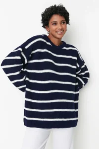 TRENDYOLMİLLA NAVY BLUE Wide Pattern Striped Knitwear Sweater - Image 4