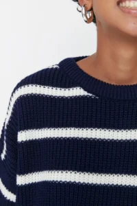 TRENDYOLMİLLA NAVY BLUE Wide Pattern Striped Knitwear Sweater - Image 5