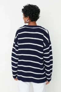 TRENDYOLMİLLA NAVY BLUE Wide Pattern Striped Knitwear Sweater - Image 6