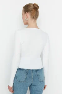 TRENDYOLMİLLA Ecru Double breasted Shirring Detailed Knitwear Sweater - Image 5
